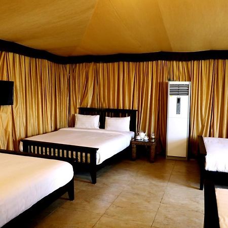 Sunnys World Hotel Pune Exterior photo