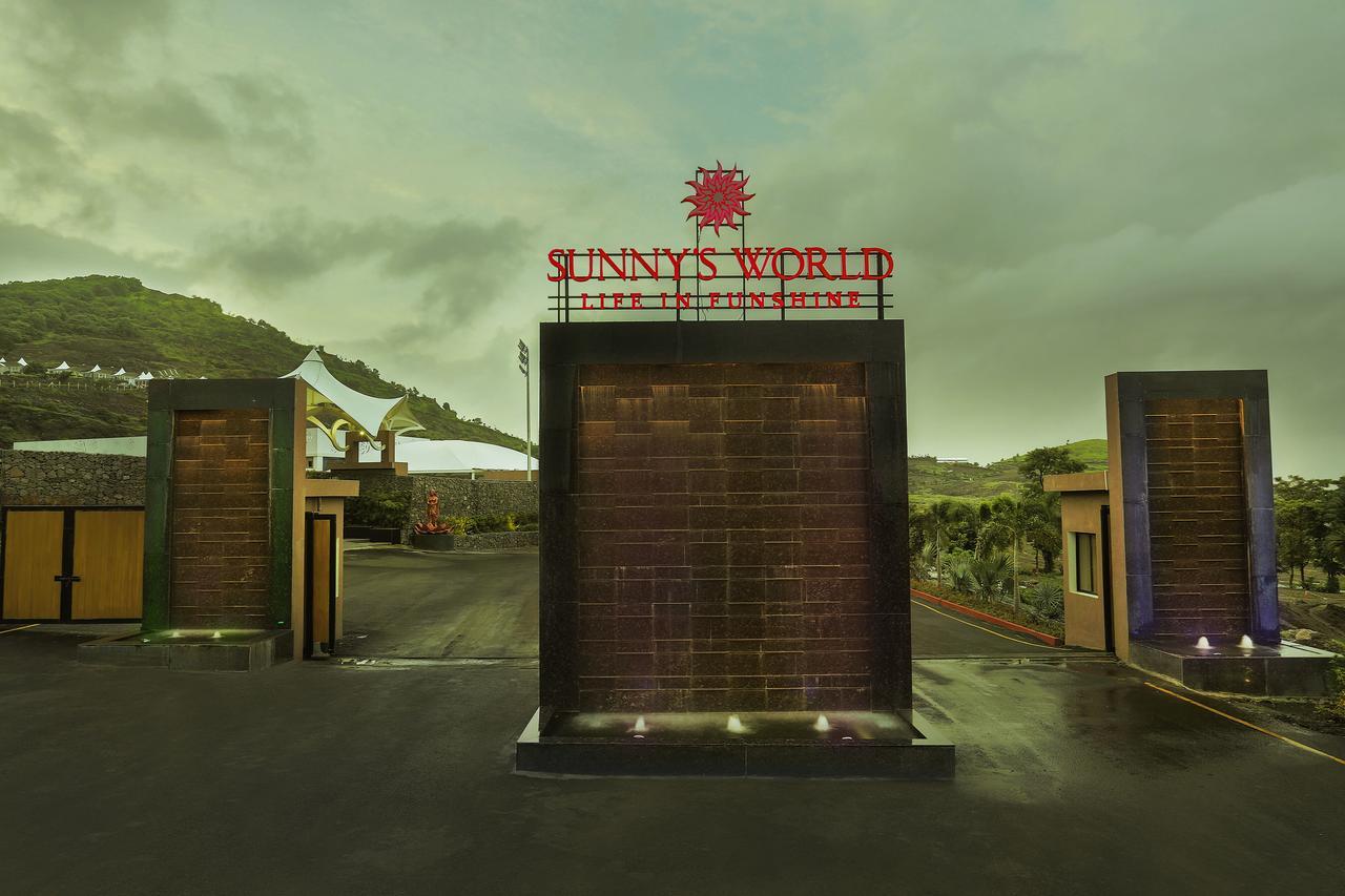 Sunnys World Hotel Pune Exterior photo