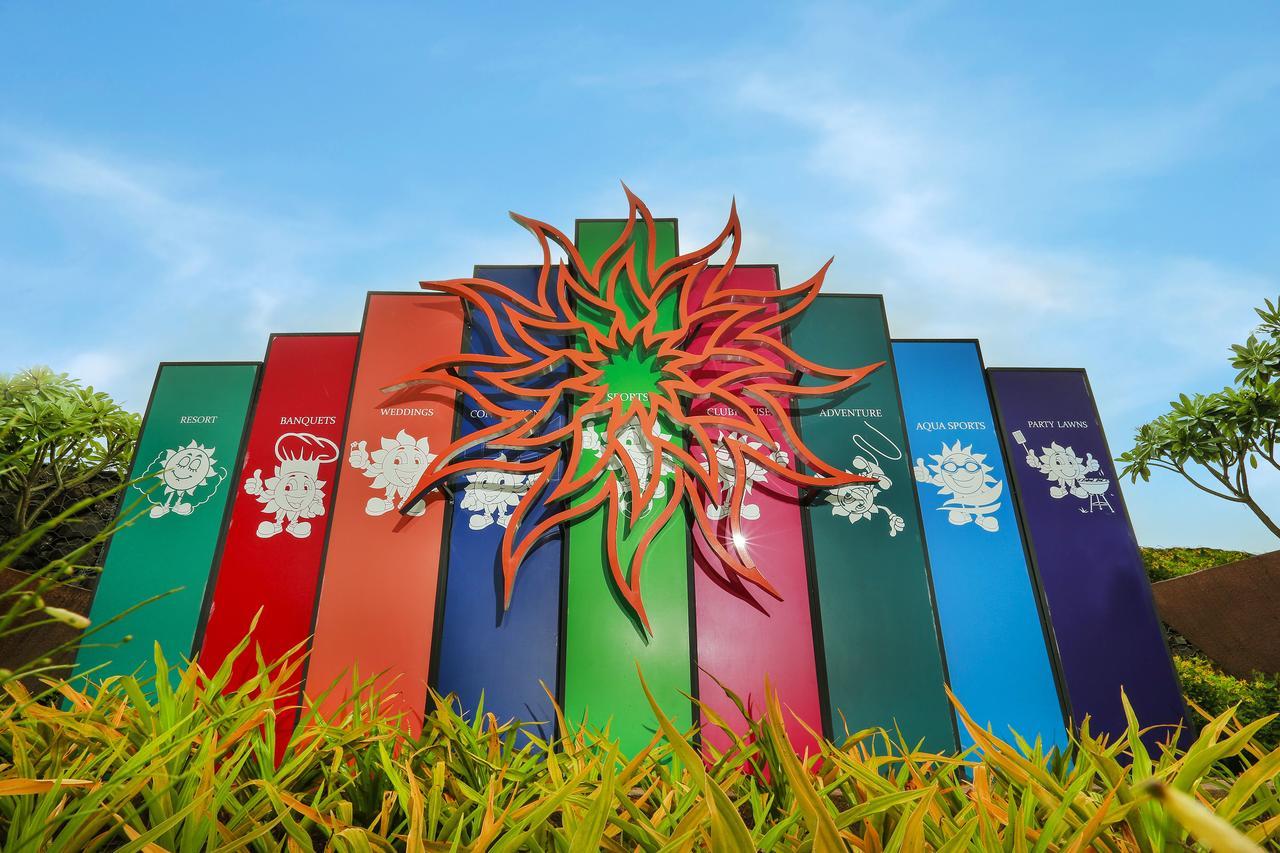 Sunnys World Hotel Pune Exterior photo
