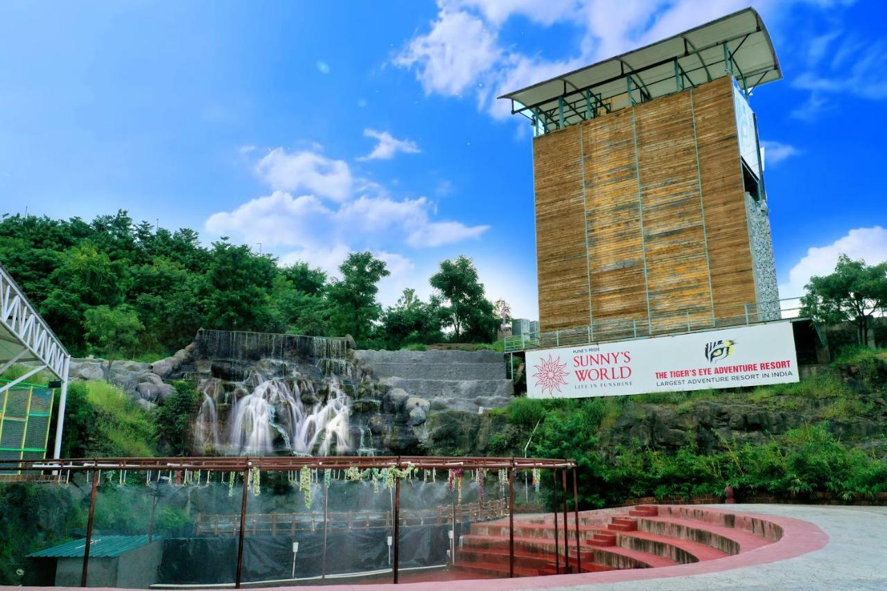 Sunnys World Hotel Pune Exterior photo