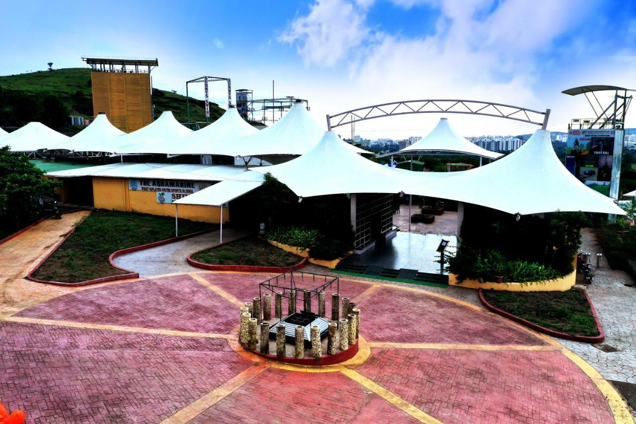 Sunnys World Hotel Pune Exterior photo