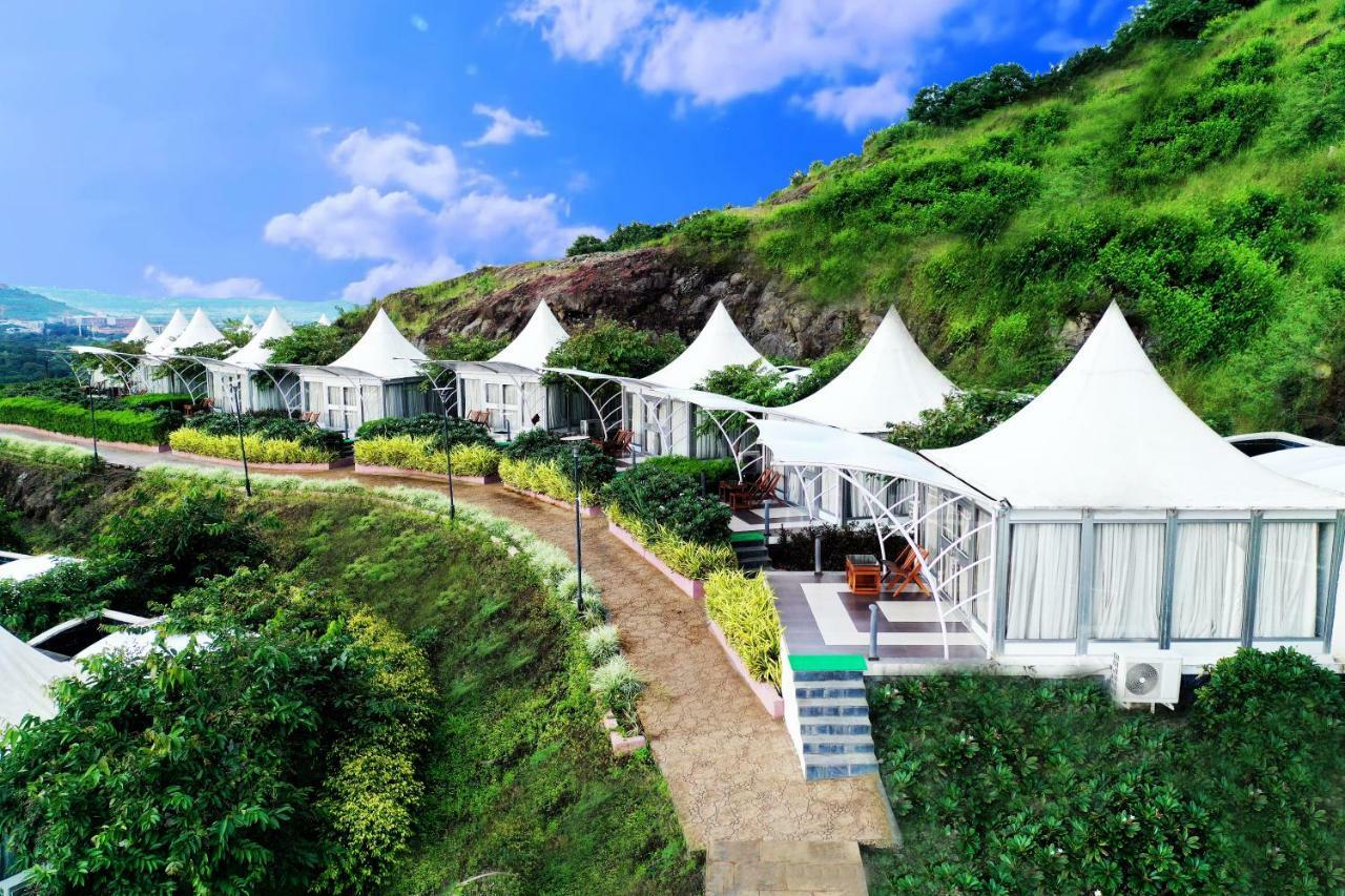 Sunnys World Hotel Pune Exterior photo