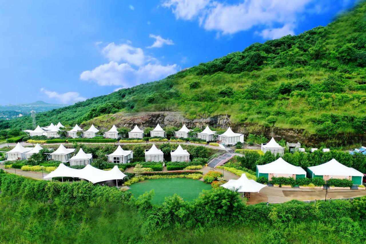 Sunnys World Hotel Pune Exterior photo