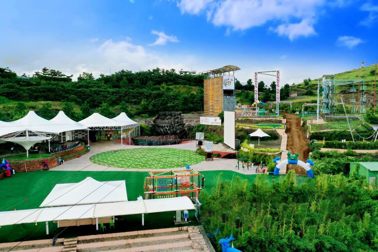 Sunnys World Hotel Pune Exterior photo
