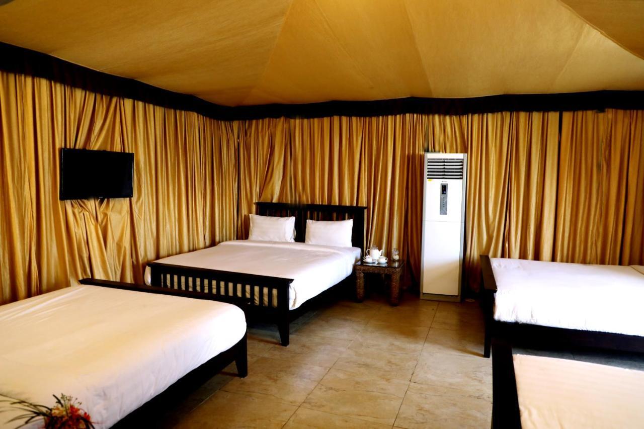 Sunnys World Hotel Pune Exterior photo